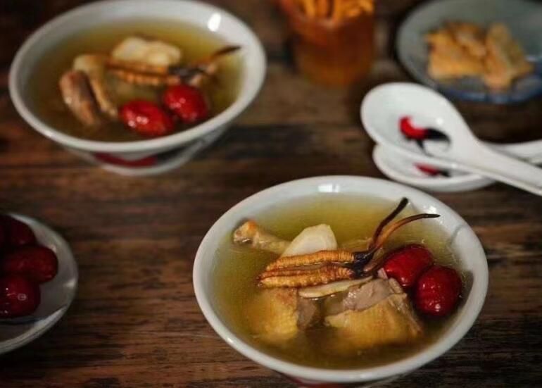 <a href=http://www.xmwhr.com/chifa/ target=_blank class=infotextkey>冬蟲夏草的吃法</a>