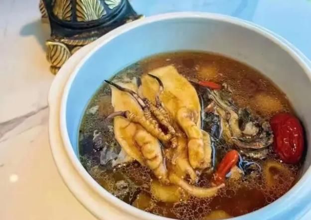 冬蟲夏草和哪些食材可以一起煲湯？