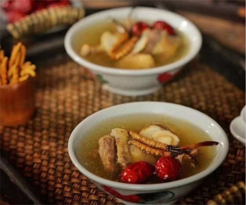 冬蟲夏草怎么煲湯？冬蟲夏草煲湯的方法